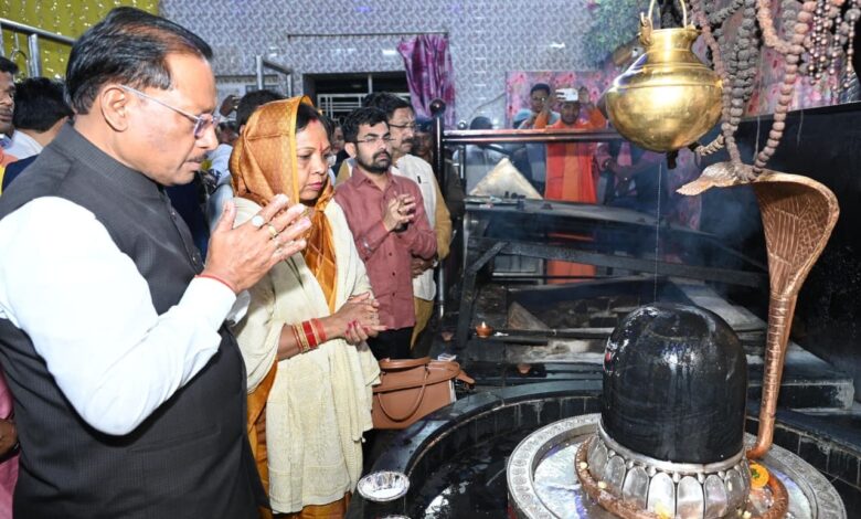 महाशिवरात्रि पर बाबा धाम में मुख्यमंत्री विष्णु देव साय ने की पूजा-अर्चना, 1.20 करोड़ के विकास कार्यों का शिलान्यास