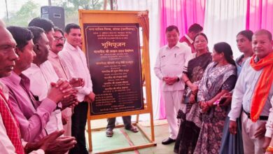 उद्योग मंत्री लखनलाल देवांगन ने 1.58 करोड़ रूपए के विकास कार्याे का किया भूमिपूजन व शुभारंभ….
