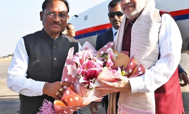 तीन दिवसीय छत्तीसगढ़ दौरे पर पहुंचे केंद्रीय गृह एवं सहकारिता मंत्री अमित शाह : मुख्यमंत्री विष्णुदेव साय ने स्वामी विवेकानंद विमानतल पर किया आत्मीय स्वागत…..