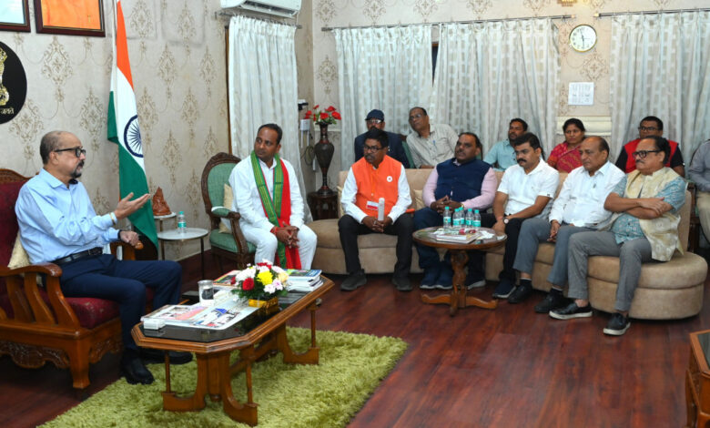 राज्यपाल रमेन डेका से छत्तीसगढ़ रेडक्रॉस सोसायटी की नवगठित प्रबंध समिति ने की सौजन्य भेंट….