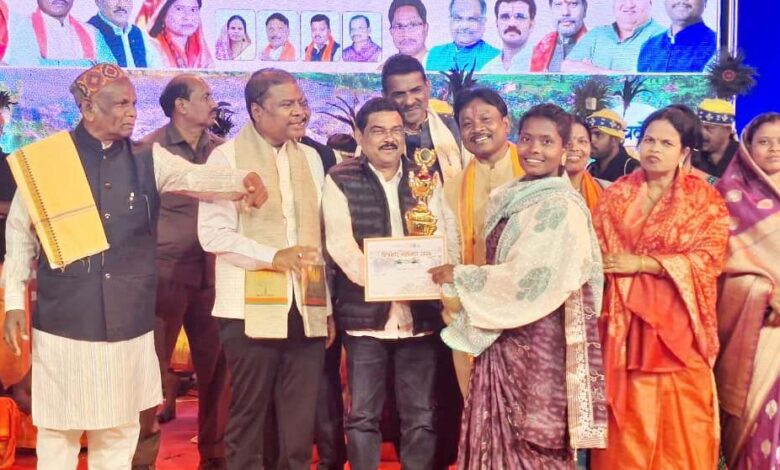 वन मंत्री कश्यप ने नारायणपुर में 65 करोड़ 96 लाख रूपए से अधिक के विकास कार्यों का किया भूमिपूजन…. वन मंत्री कश्यप ने नारायणपुर में 65 करोड़ 96 लाख रूपए से अधिक के विकास कार्यों का किया भूमिपूजन….