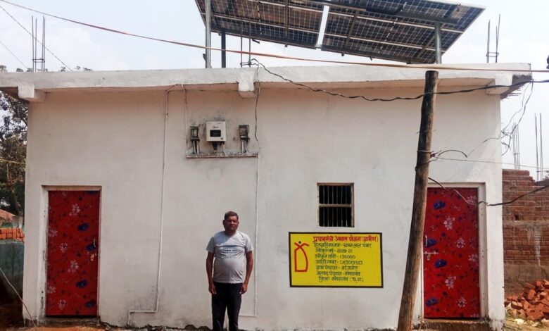 शासन की योजनाओं से बदली जिंदगी: चमन लाल पवार का परिवार अब जी रहा है आत्मनिर्भर जीवन….