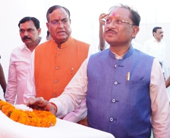 मुख्यमंत्री विष्णुदेव साय ने बड़ादेव की पूजा कर प्रदेशवासियों की सुख-समृद्धि की कामना की….