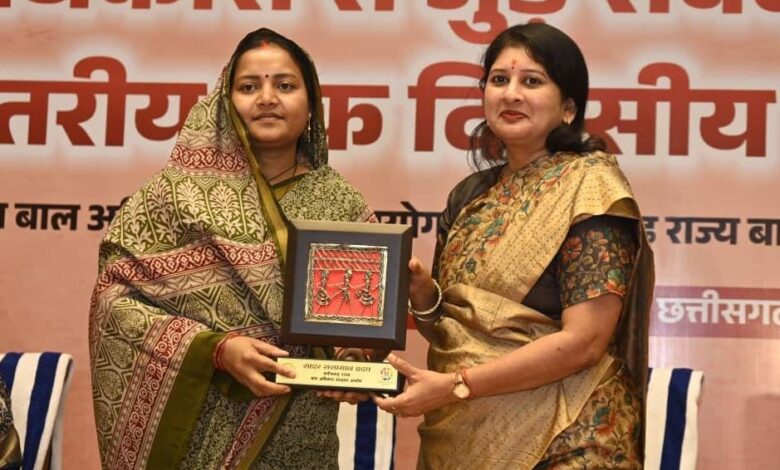 हर बच्चा अपना है, यही सोच बदलेगी भविष्य की दिशा – मंत्री श्रीमती लक्ष्मी राजवाड़े…..