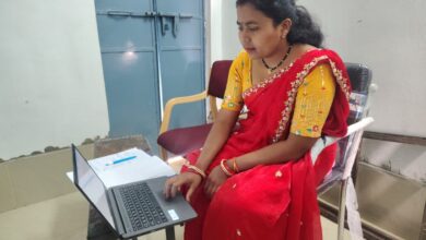 आधार से जुड़ी सेवाएं उपलब्ध करा आत्मनिर्भर बनी संगीता सिंह…..