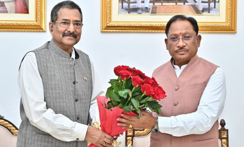 मुख्यमंत्री विष्णु देव साय से छत्तीसगढ़ राज्य पुलिस जवाबदेही प्राधिकरण के नव पदस्थ सदस्य राजीव श्रीवास्तव ने की सौजन्य भेंट….