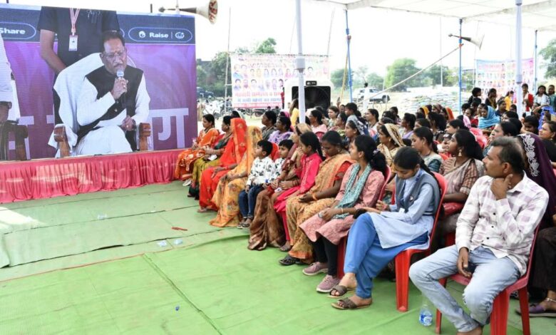 अंतर्राष्ट्रीय महिला दिवस पर ग्राम छतौना में वृहद महतारी वंदन सम्मेलन आयोजित, मुख्यमंत्री साय वर्चुअल माध्यम से हुए शामिल, महिलाओं के खातों में किया 684 करोड़ रूपए का किया अंतरित, दी बधाई…..