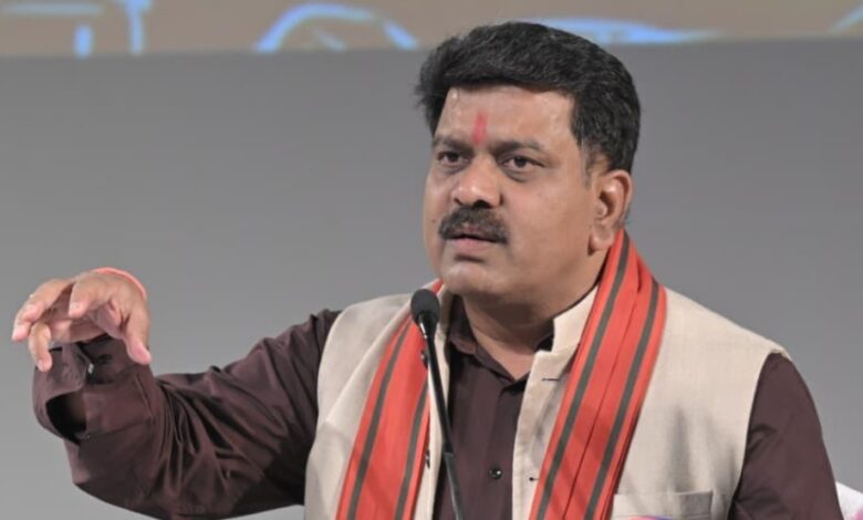 पीएम आवास निर्माण में देश में अव्वल होने पर उप मुख्यमंत्री विजय शर्मा ने जताया हर्ष….. पीएम आवास निर्माण में देश में अव्वल होने पर उप मुख्यमंत्री विजय शर्मा ने जताया हर्ष…..