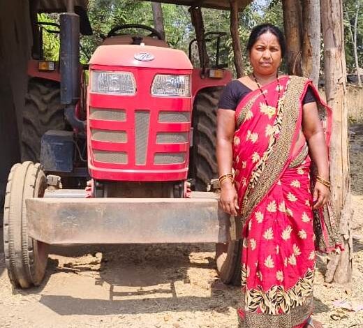 मजदूरी छोड़ राजकुमारी बनीं लखपति दीदी, बिहान से जुड़कर कर बनीं कार और ट्रेक्टर की मालकिन…..