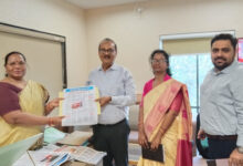 झारखंड के सूचना एवं जनसंपर्क विभाग की टीम ने छत्तीसगढ़ संवाद द्वारा प्रकाशित ‘रोजगार और नियोजन’ की ली जानकारी….