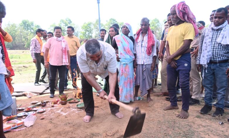 अम्बिकापुर में विकास को नई रफ्तार, पर्यटन एवं संस्कृति मंत्री राजेश अग्रवाल ने  7 करोड़ की लागत से बनने वाले 120 मीटर लंबे पुल  का किया भूमि पूजन…..