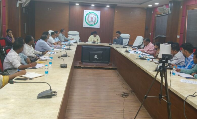 कलेक्टर एस. जयवर्धन ने ली खाद्य विभाग की समीक्षा बैठक, विभागीय योजनाओं की प्रगति का लिया जायजा…