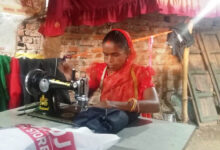 बिहान से बदली सविता की जिंदगी: मजदूरी से सिलाई सेंटर तक का सफर, स्व-सहायता समूह से जुड़कर बनीं आत्मनिर्भर, प्रतिमाह कमा रही 10 हजार से 40 हजार रूपए तक….