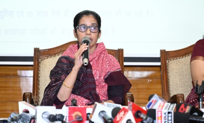 प्रमुख सचिव, कृषि विभाग, श्रीमती शहला निगार एवं संचालक खाद्य एवं आपूर्ति,डॉ फरिहा आलम सिद्दीकी तथा Oil Companies के अधिकारी आज स्थानीय सर्किट हाउस में पत्रकार वार्ता को सम्बोधित करते हुए…..