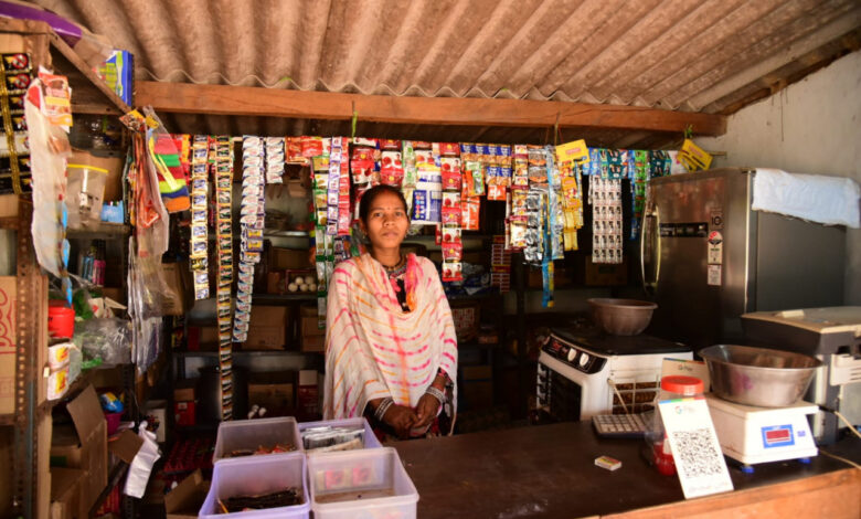 आजीविका मिशन से रमशीला कश्यप को मिला आत्मनिर्भरता का संबल, किराना दुकान से लगभग 25 हजार रुपये की कर रहीं हैं आय अर्जित…. आजीविका मिशन से रमशीला कश्यप को मिला आत्मनिर्भरता का संबल, किराना दुकान से लगभग 25 हजार रुपये की कर रहीं हैं आय अर्जित….