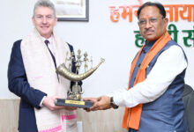 मुख्यमंत्री विष्णु देव साय से आस्ट्रेलिया के महावाणिज्य दूत बर्नार्ड लिंच ने की सौजन्य मुलाकात…….