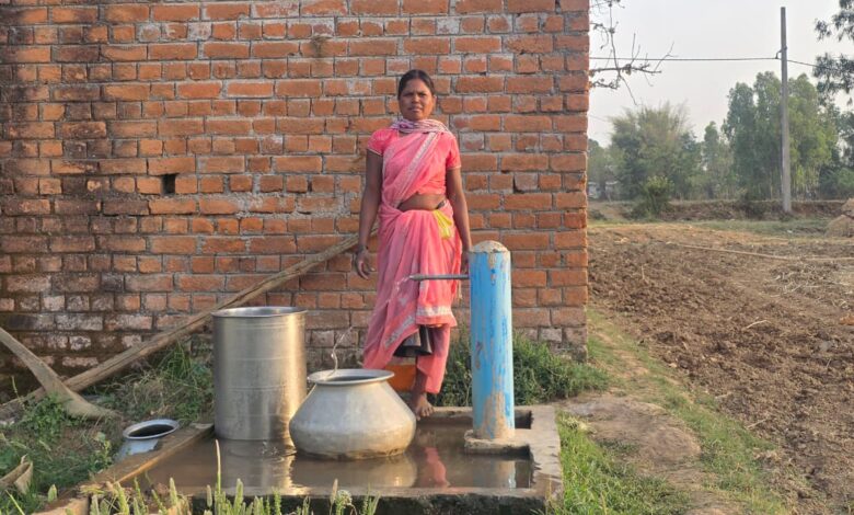 जल जीवन मिशन से संवरी बुलगा की तस्वीर, जीवंती बाई के घर तक पहुँचा शुद्ध पेयजल, समय की हो रही बचत, घर-घर पहुंच रहा शुद्ध पेयजल….
