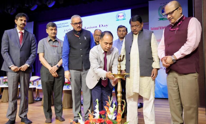 व्यक्तियों को रोजगार चाहने वाला बनने के बजाय रोजगार देने वाला बनाएं- केन्द्रीय मंत्री ओंराव….