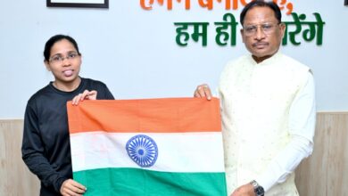 एवरेस्ट पर तिरंगा फहराने निकली छत्तीसगढ़ की बेटी, मुख्यमंत्री ने दी शुभकामनाएं….