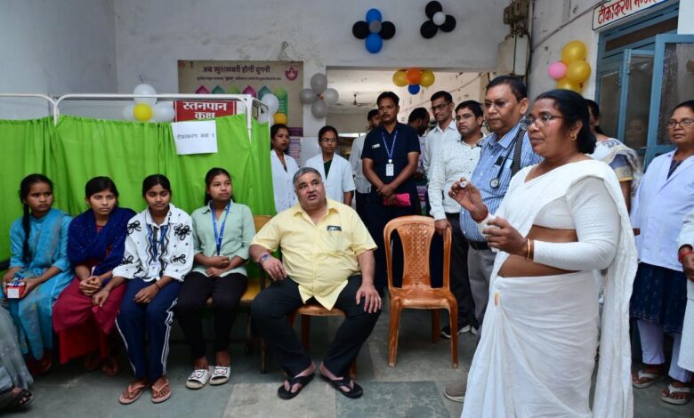 स्वस्थ बेटियां, सक्षम बेटियां: छत्तीसगढ़ में एचपीवी टीकाकरण अभियान का शुभारंभ, कैबिनेट मंत्री राजेश अग्रवाल ने सामुदायिक स्वास्थ्य केन्द्र लखनपुर में व्यवस्थाओं का लिया जायजा….. स्वस्थ बेटियां, सक्षम बेटियां: छत्तीसगढ़ में एचपीवी टीकाकरण अभियान का शुभारंभ, कैबिनेट मंत्री राजेश अग्रवाल ने सामुदायिक स्वास्थ्य केन्द्र लखनपुर में व्यवस्थाओं का लिया जायजा…..