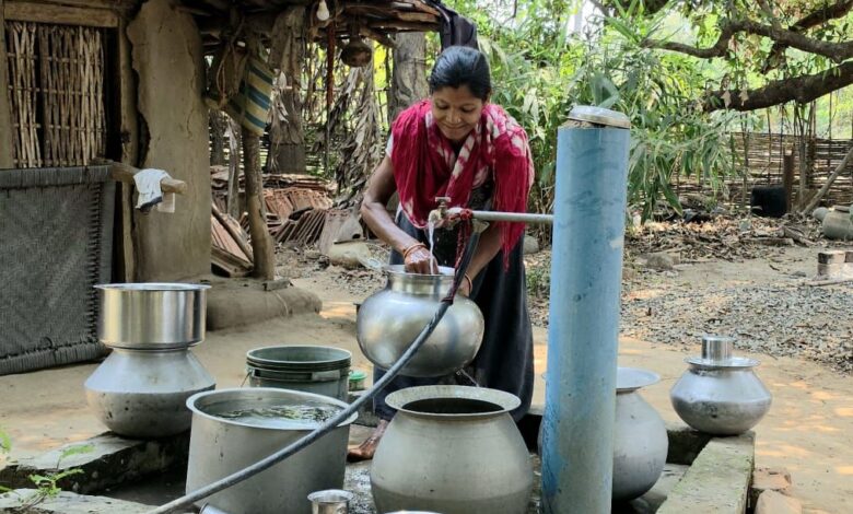 बदलाव की बयार : जहॉ था डर और प्यास वहाँ अब विकास: लखपाल बना नई उम्मीद की मिसाल….. बदलाव की बयार : जहॉ था डर और प्यास वहाँ अब विकास: लखपाल बना नई उम्मीद की मिसाल…..