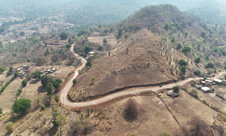 बारहमासी सड़क से जुड़ गया पहाड़ों के बीच बसा चाऊरडोंगरी….
