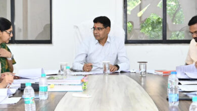 राजस्व कार्यों में ढिलाई पर सख्त: लंबित प्रकरणों के निपटारे और राजस्व वसूली में तेजी लाने मंत्री ने दिए निर्देश….