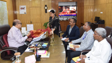 राज्यपाल रमेन डेका ने कोसा वस्त्रों के नवाचार और बुनकरों के आर्थिक सशक्तिकरण पर दिया जोर…..