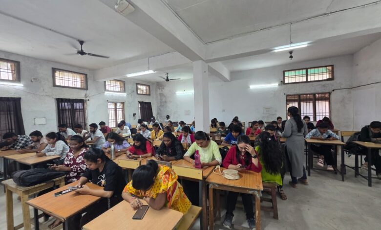धमतरी में AI क्रांति : AI और अत्याधुनिक कौशल से सुसज्जित होंगे युवा, जिला प्रशासन की पहल से खुलेगा अत्याधुनिक तकनीक और स्वरोजगार का मार्ग…..