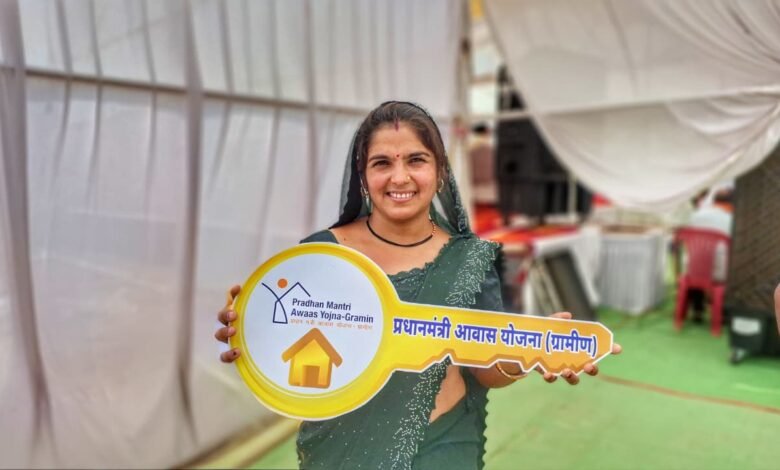 सुशासन तिहार : प्रधानमंत्री आवास योजना से श्रीमती प्रीति साहू का पक्के घर का सपना हुआ साकार…. सुशासन तिहार : प्रधानमंत्री आवास योजना से श्रीमती प्रीति साहू का पक्के घर का सपना हुआ साकार….