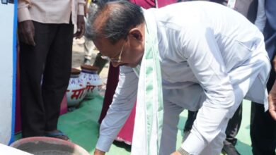 मुख्यमंत्री विष्णु देव साय ने प्रधानमंत्री आवास हितग्राही के गृह प्रवेश में की सहभागिता, मोर गांव मोर पानी अभियान के तहत सोखता पिट निर्माण में किया श्रमदान, जल संरक्षण का दिया संदेश…