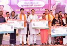 मुख्यमंत्री विष्णु देव साय ने हितग्राहियों को वितरित किए आयुष्मान कार्ड, सुशासन तिहार के समाधान शिविर में स्वास्थ्य सुरक्षा योजनाओं का मिला लाभ…