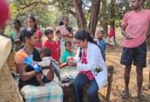 मुख्यमंत्री स्वस्थ बस्तर अभियान : 13 किलोमीटर पैदल चलकर स्वास्थ्य टीम पहुंची बड़ेपल्ली, 227 ग्रामीणों की जांच…..
