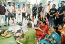 निगम के 06 वार्डो में होंगे 01 करोड़ 08 लाख रू. के नये विकास कार्य, उद्योग मंत्री लखनलाल देवांगन के मुख्य आतिथ्य एवं महापौर श्रीमती संजूदेवी राजपूत की अध्यक्षता में किया गया इन विकास कार्यो का भूमिपूजन….