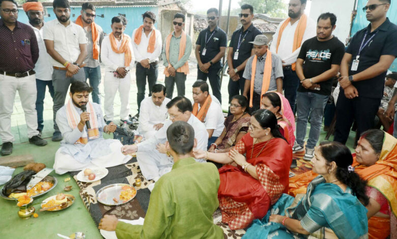 निगम के 06 वार्डो में होंगे 01 करोड़ 08 लाख रू. के नये विकास कार्य, उद्योग मंत्री लखनलाल देवांगन के मुख्य आतिथ्य एवं महापौर श्रीमती संजूदेवी राजपूत की अध्यक्षता में किया गया इन विकास कार्यो का भूमिपूजन….