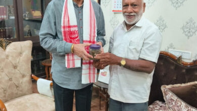’छत्तीसगढ़ चाय व्यापारी संघ के उपाध्यक्ष ने की राज्यपाल रमेन डेका से सौजन्य भेंट’…. ’छत्तीसगढ़ चाय व्यापारी संघ के उपाध्यक्ष ने की राज्यपाल रमेन डेका से सौजन्य भेंट’….
