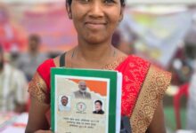 ’सुशासन तिहार में अलमा टोप्पो की वर्षों पुरानी समस्या का हुआ समाधान’, ’जनसमस्या निवारण शिविर में हाथों-हाथ मिला राशन कार्ड, परिवार को मिलेगा खाद्यान्न सुरक्षा का लाभ’…..