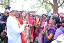 एक चौपाल ऐसा भी जहाँ खुशियों और तालियों की रही गूंज: लखपति दीदियों के हौसले की उड़ान देख गदगद हुए मुख्यमंत्री विष्णु देव साय , सबको और मेहनतकर अब करोड़पति बनने की राह पर चलने कहा…..