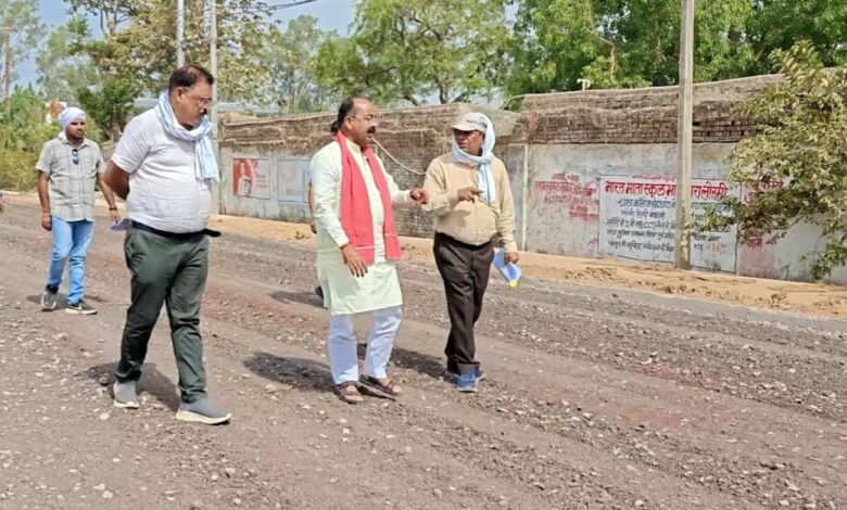 उप मुख्यमंत्री अरुण साव ने निर्माणाधीन सड़क का किया निरीक्षण….. उप मुख्यमंत्री अरुण साव ने निर्माणाधीन सड़क का किया निरीक्षण…..