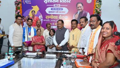 सुशासन तिहार में रायगढ़ पहुंचे मुख्यमंत्री ने अंतरराष्ट्रीय निशानेबाज दिव्यांशु को किया सम्मानित, मुख्यमंत्री ने कहा – दिव्यांशु ने विश्व रिकॉर्ड बनाकर रायगढ़, छत्तीसगढ़ और देश को किया गौरवान्वित…..