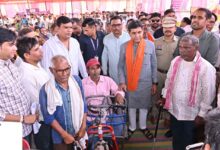 आकाशीय बिजली के हादसे के बाद टूटी उम्मीद, समाधान शिविर ने फिर जगाया जीवन का विश्वास, राजस्व मंत्री वर्मा के हाथों मिली मोटराइज्ड ट्राईसाइकिल…. आकाशीय बिजली के हादसे के बाद टूटी उम्मीद, समाधान शिविर ने फिर जगाया जीवन का विश्वास, राजस्व मंत्री वर्मा के हाथों मिली मोटराइज्ड ट्राईसाइकिल….