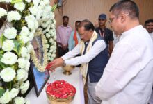 मुख्यमंत्री विष्णुदेव साय ने स्वर्गीय दिनेश सेन को दी श्रद्धांजलि : शोक संतप्त परिवार से की मुलाकात…..