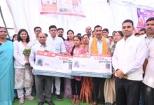 सुशासन तिहार : राजस्व मंत्री ने अधिकारियों को चेताया जनसमस्याओं के निराकरण में लापरवाही बर्दाश्त नहीं, डिजिटल किसान किताब बनाने में बलौदाबाजार-भाटापारा जिला प्रदेश में अव्वल…..