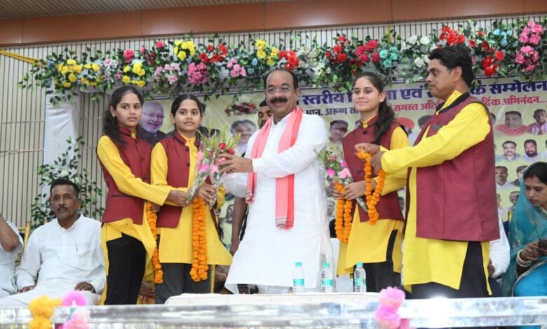 शासकीय उचित मूल्य दुकान विक्रेता सरकार की मजबूत कड़ी, योजनाओं के क्रियान्वयन में निभाते हैं अहम भूमिका : उप मुख्यमंत्री अरुण साव…..