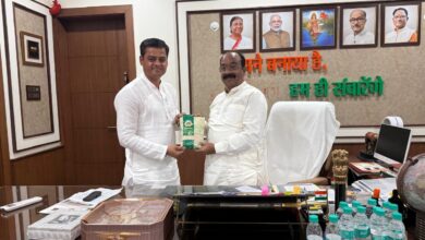 गौरेला-पेण्ड्रा-मरवाही के जैविक विष्णुभोग चावल की खुशबू पहुंची राजधानी रायपुर, उप मुख्यमंत्री अरुण साव को भेंट किया गया महिला समूहों द्वारा उत्पादित विशेष चावल…
