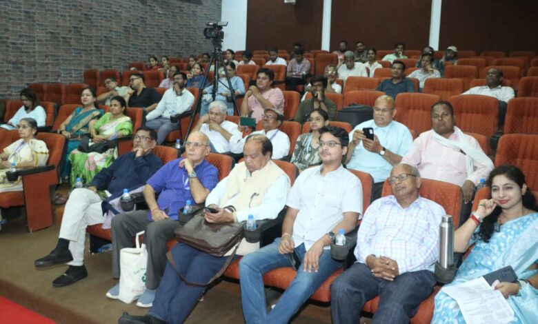 लोकसाहित्य के दर्पण में अतीत का प्रतिबिंब विषयक दो दिवसीय राज्य स्तरीय सम्मेलन का सफल समापन…. लोकसाहित्य के दर्पण में अतीत का प्रतिबिंब विषयक दो दिवसीय राज्य स्तरीय सम्मेलन का सफल समापन….