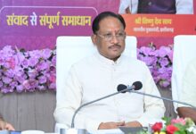 शासकीय योजनाओं का लाभ हर पात्र परिवार तक पहुंचे, प्रशासन संवेदनशीलता और जवाबदेही के साथ करे कार्य : मुख्यमंत्री विष्णुदेव साय….. शासकीय योजनाओं का लाभ हर पात्र परिवार तक पहुंचे, प्रशासन संवेदनशीलता और जवाबदेही के साथ करे कार्य : मुख्यमंत्री विष्णुदेव साय…..