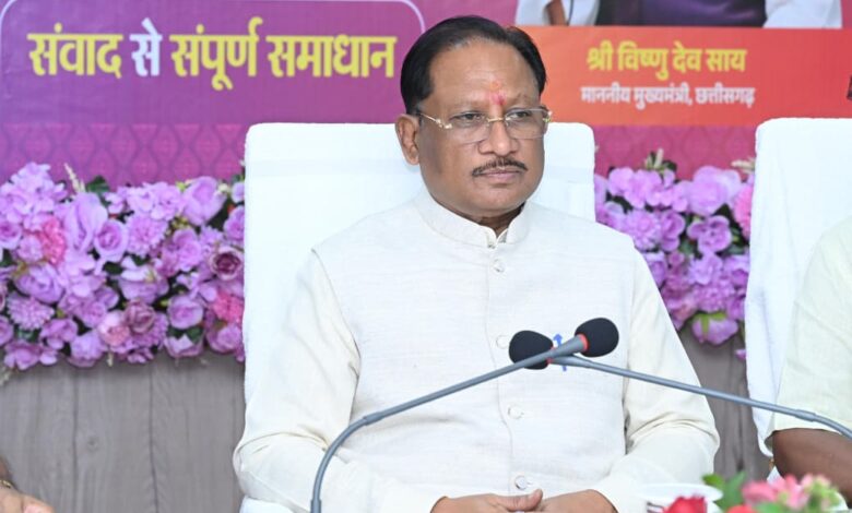 शासकीय योजनाओं का लाभ हर पात्र परिवार तक पहुंचे, प्रशासन संवेदनशीलता और जवाबदेही के साथ करे कार्य : मुख्यमंत्री विष्णुदेव साय….. शासकीय योजनाओं का लाभ हर पात्र परिवार तक पहुंचे, प्रशासन संवेदनशीलता और जवाबदेही के साथ करे कार्य : मुख्यमंत्री विष्णुदेव साय…..