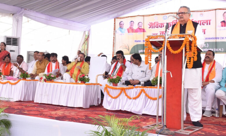 कृषि की नवीनतम एवं आधुनिक तकनीकों को अपनाएं कृषक: विधानसभा अध्यक्ष डॉ. रमन सिंह….