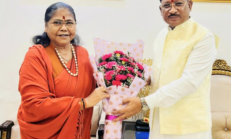 मुख्यमंत्री विष्णु देव साय से राष्ट्रीय पिछड़ा वर्ग आयोग की अध्यक्ष साध्वी निरंजन ज्योति ने की सौजन्य भेंट….